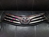 Решетка радиатора TOYOTA COROLLA 13-16 новая в наличии