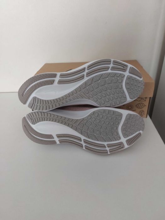 NIKE Air Zoom Pegasus