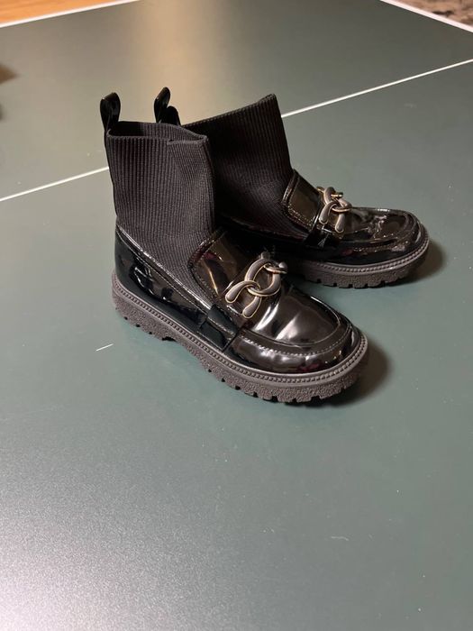 Продается детская шикарная обувь