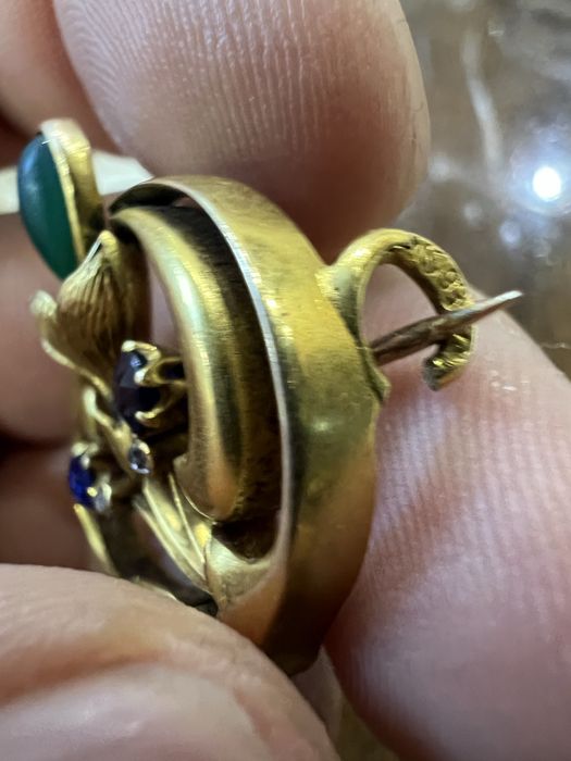 Более сто лет . Брошь . Кольцо . Красота . Камни