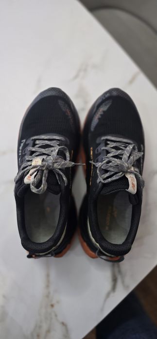 Продам кроссовки