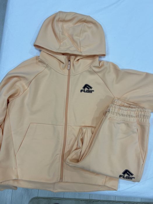 Дамски екипи flair,adidas