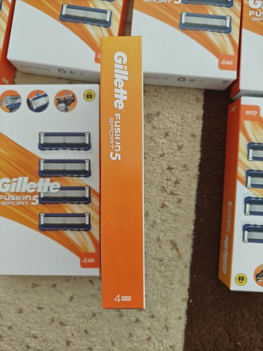 Vand rezerve Gillette fusion sport 5 in cutie