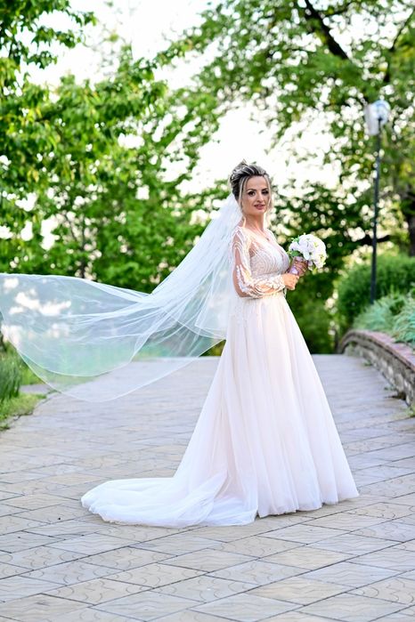 Rochie de mireasa purtata o singura data