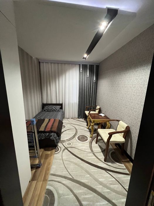 Сдаётся аренда срочно Ц.2 Ор-р Алайский Базар 3/комнатная