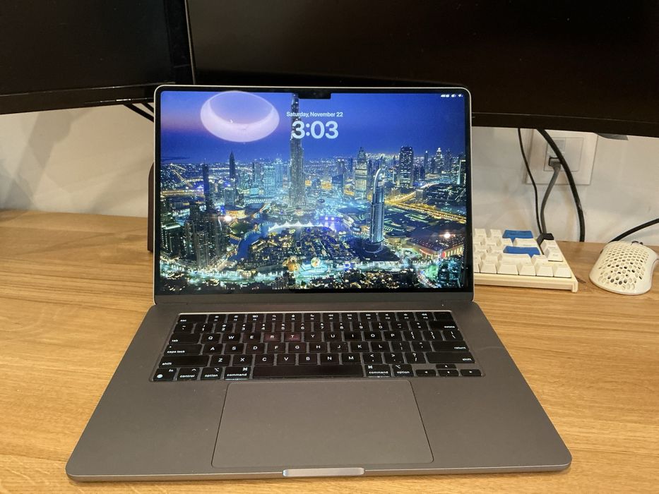 macbook air m2 2023 15.3