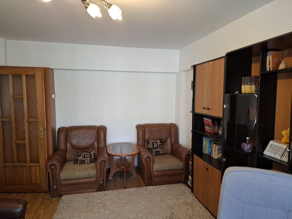Inchiriez apartament in centru langa Universitate