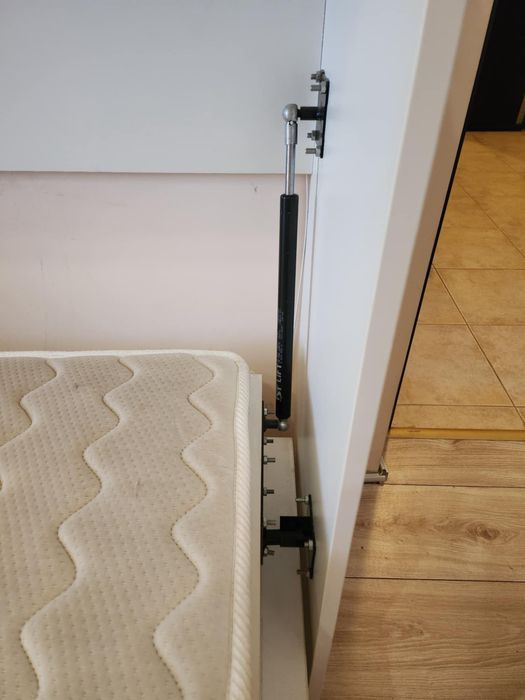 Падащо легло за спестяване на простраства в апартамента