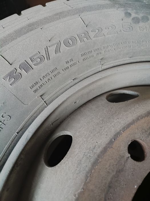 Продам грузовые шины