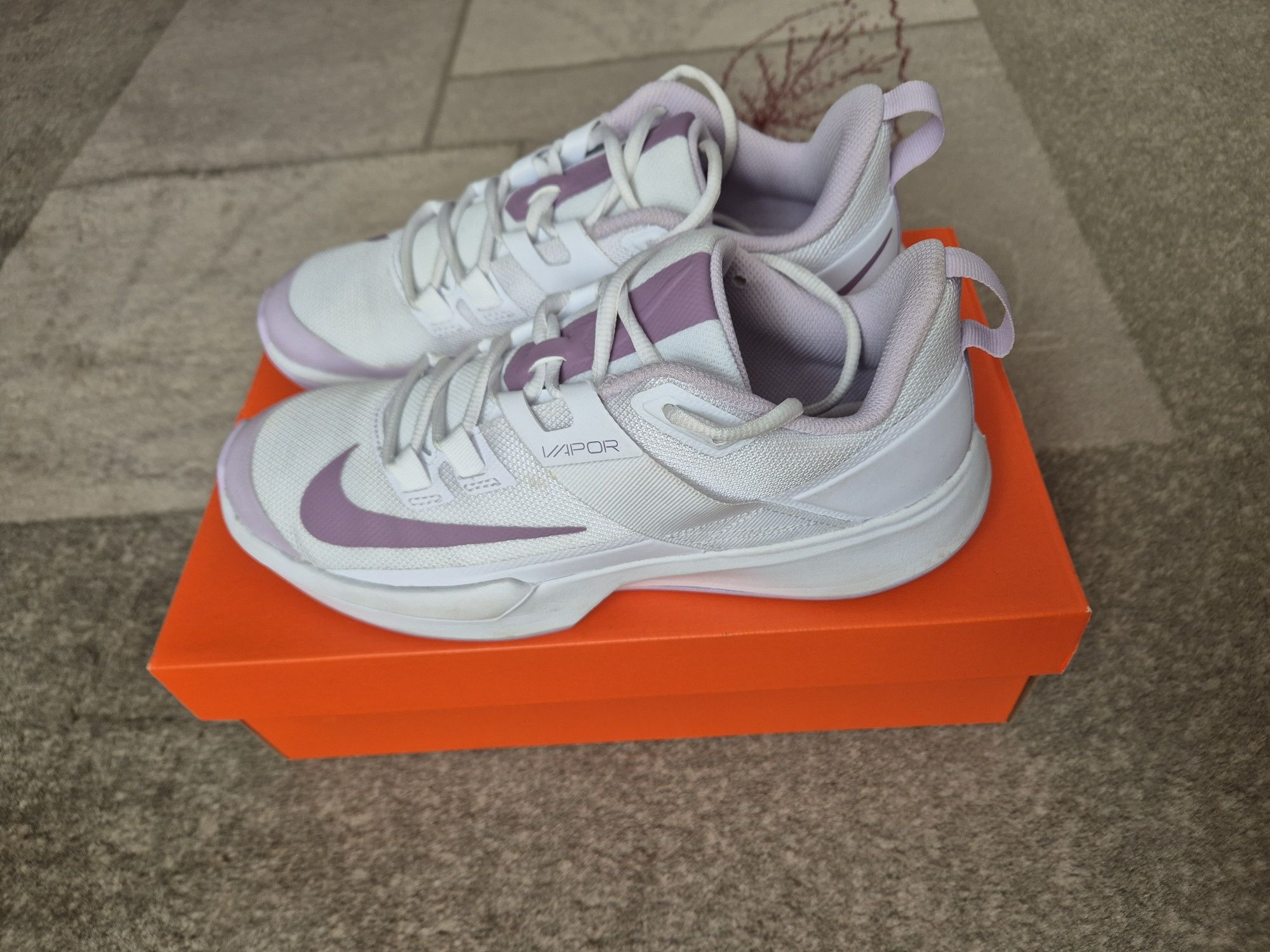 Маратонки w nike vapor lite hc
