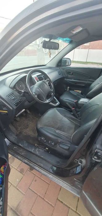 Dezmembrez Hyundai Tucson 83kw/103kw  2005-2009 cod motor  D4EA