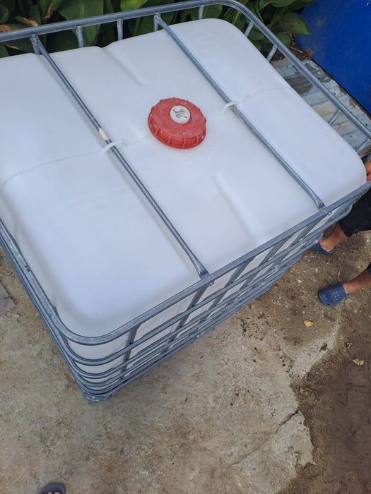 IBC cub  1000 litri .