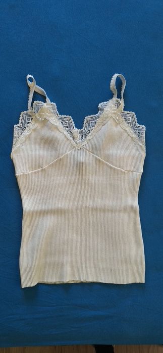 Дамски топове и тениски