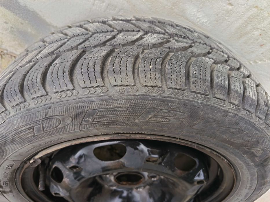 Зимни гуми 185/60/14 с джанти