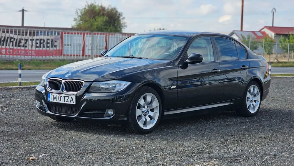 BMW Seria 3 320D Berlina Facelift An 2010 177 CP - 270.000 km Carte service Recent