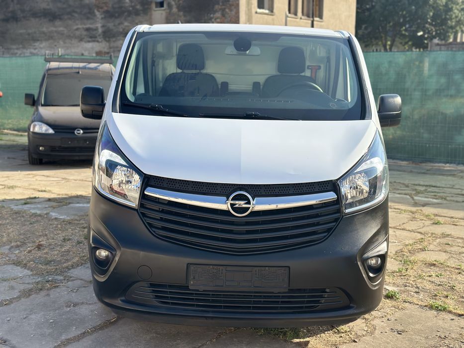 Vand Opel Vivaro 2017,ac functional,camera marsarier,pilot,senzori