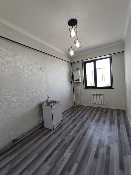 3 xonali 80 m2 navastroyka kvartira.