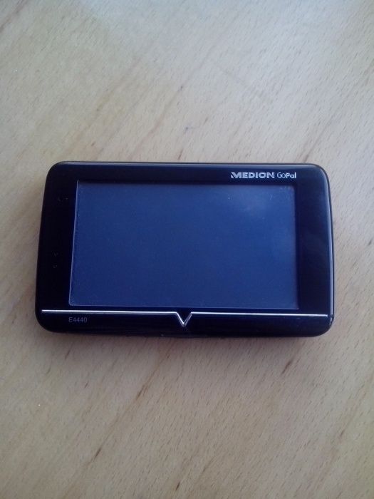 2бр. навигация Medion и 1бр. TomTom
