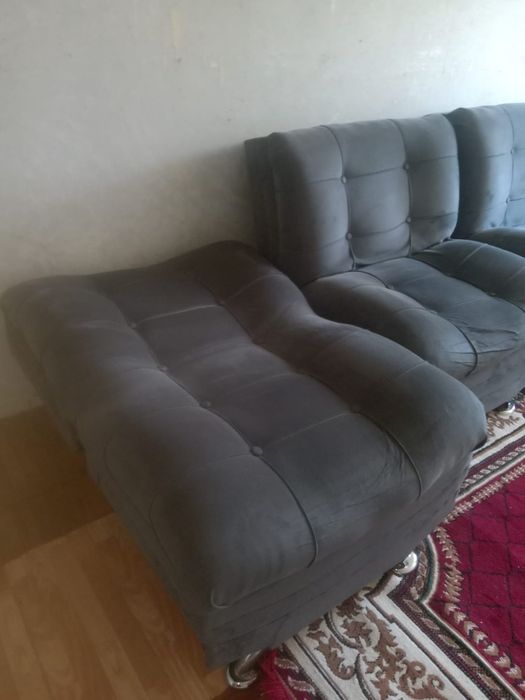 Продаю диван с креслом