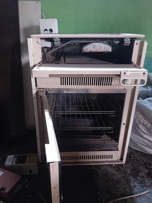 Фурна  и котлони на газ.  Имам и още една