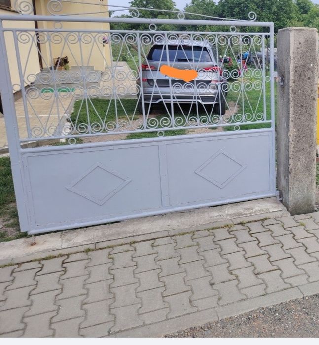 Poarta metalica veche