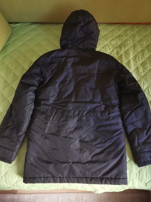 Продавам зимно яке за момче