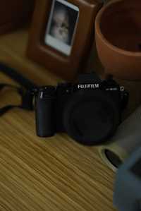 Продам Fujifilm x-s10 с линзой sigma 30 mm 1.4