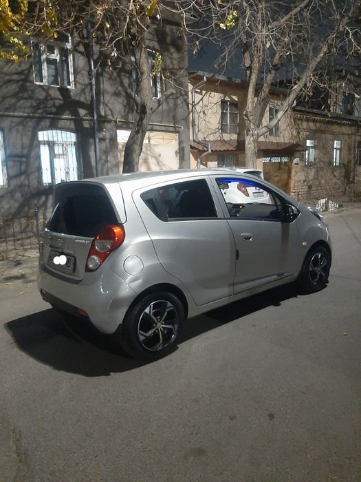 Spark sotiladi 2015 yil 4 pozitsiya avtomat