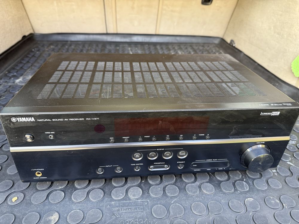 Yamaha model RX-V371