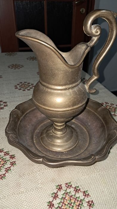 Platou si carafa din bronz masiv , 4,850 kg