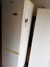 Vând 2 frigidere combine frigorifice