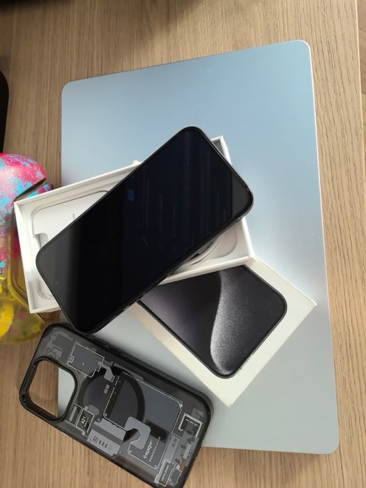 iPhone 15 pro la cutie cu garantie emag