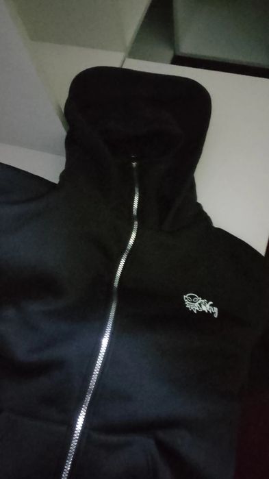 Новая не б/у, не подошло по размеру. Размер м