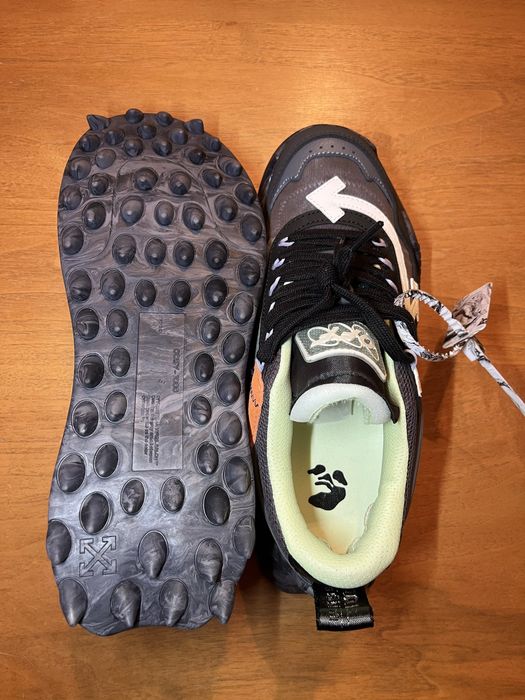 off white odsy black & green