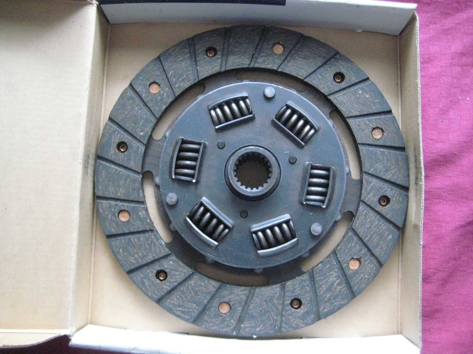 Продавам нов оригинален руски съединител за ВАЗ 2106,ВАЗ 2121