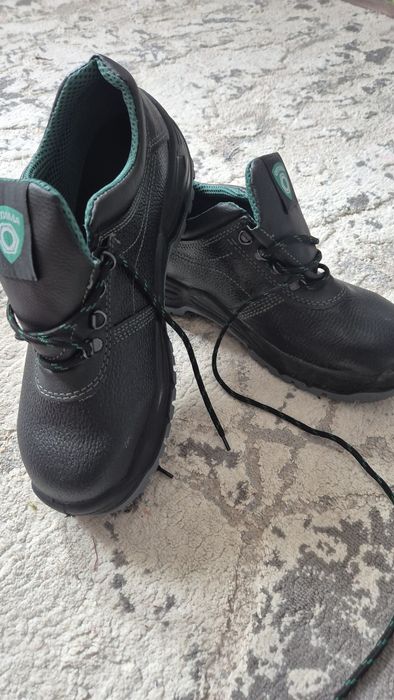 Продам спецобувь