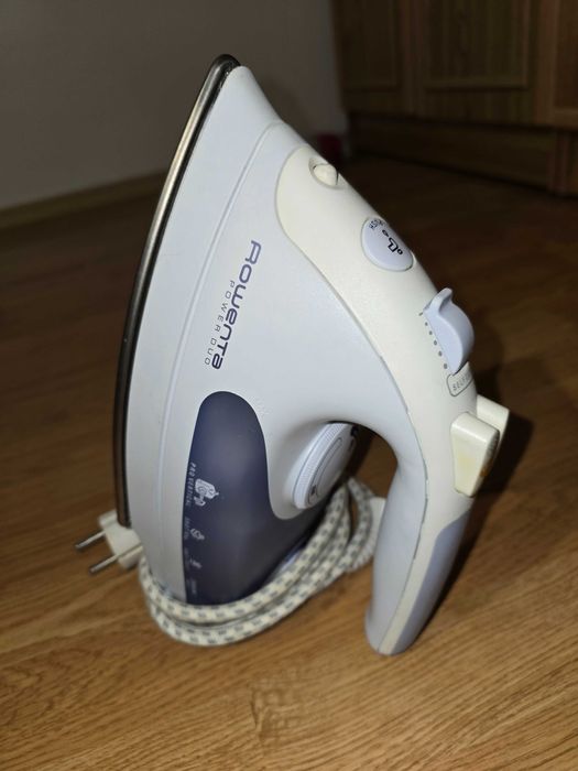 Vand fier de calcat Rowenta