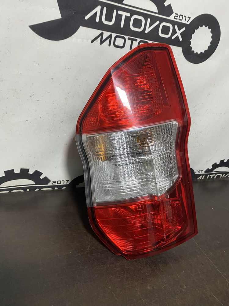 Stop dreapta Ford Transit Courier an 2013-2016 cu defect