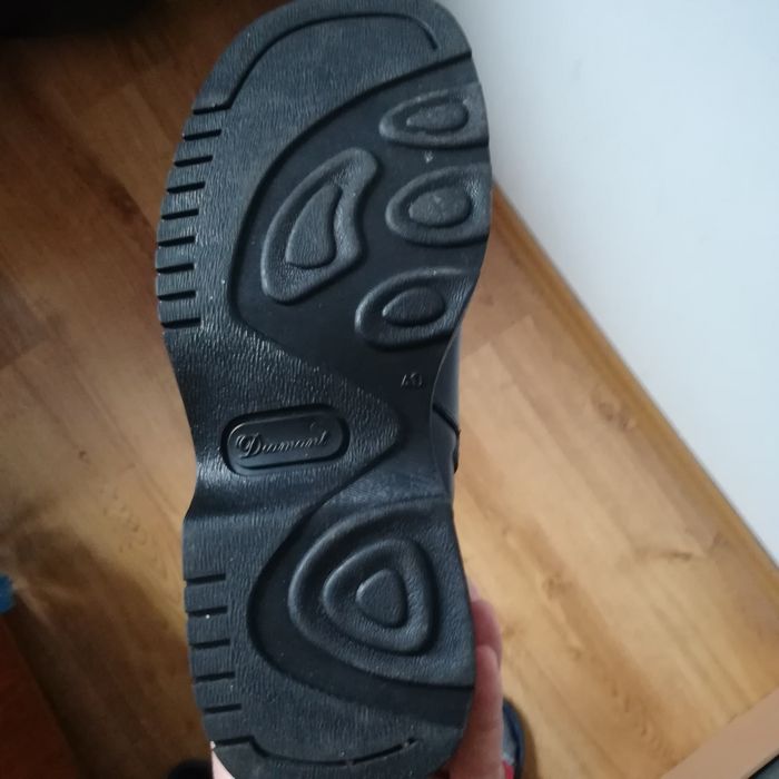 Ghete de piele marime 40 si 43 cititi anuntul(tip MAI)