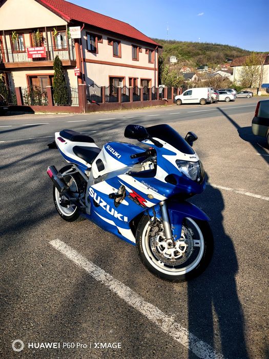 Vând motocicleta Suzuki Gsxr 600