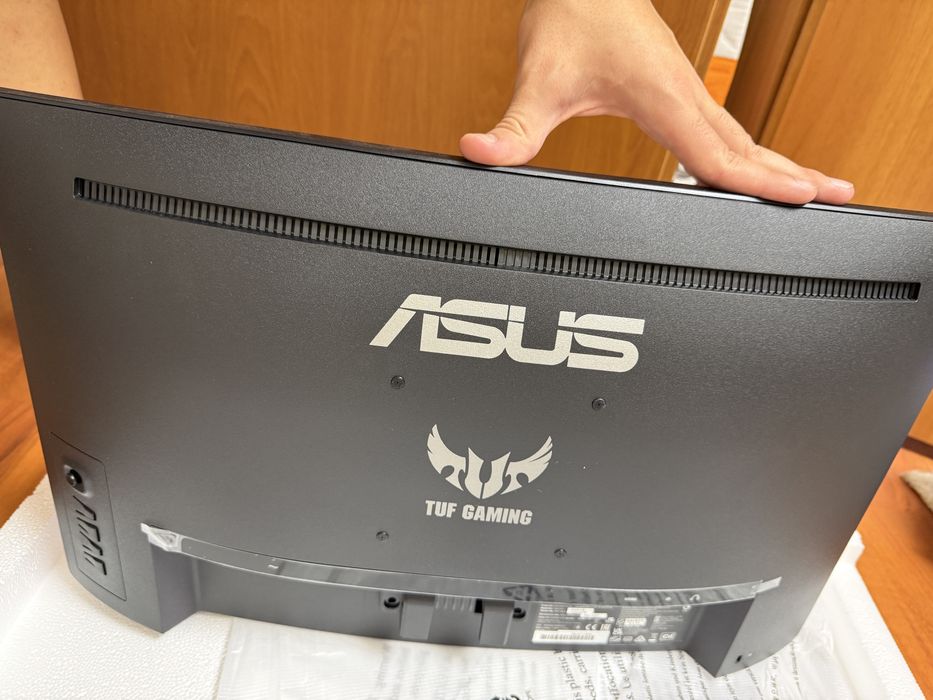 Monitor gaming Asus 24" full hd , VG24Q1B, curbat, in garantie