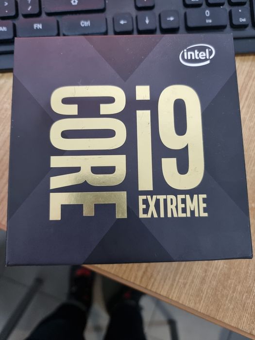 Procesor Intel Core i9-10980XE (Cascade Lake)
