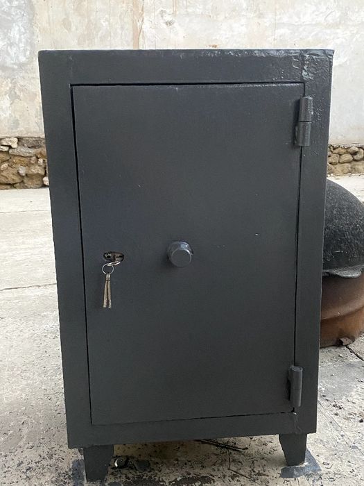 Сейф сатылады арзан багада !