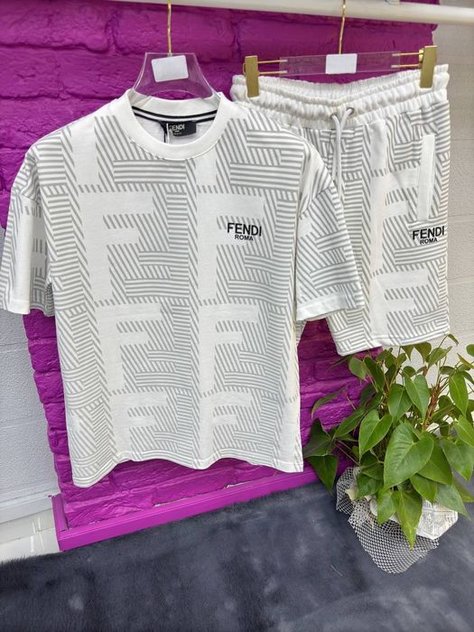 Modele noi pe stoc compleu