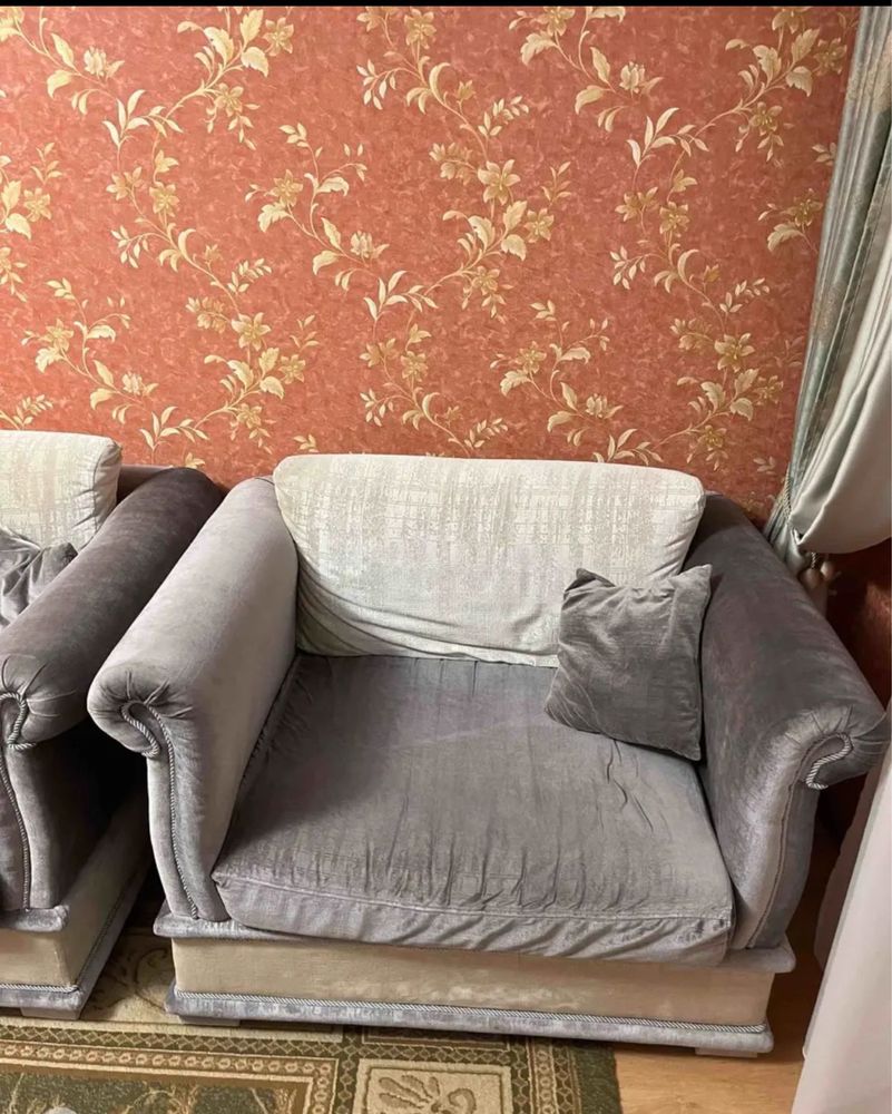 Диван с креслами