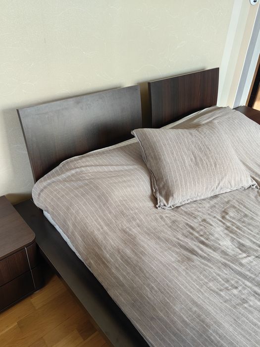 Спалня + 2 бр. нощни шкафчета