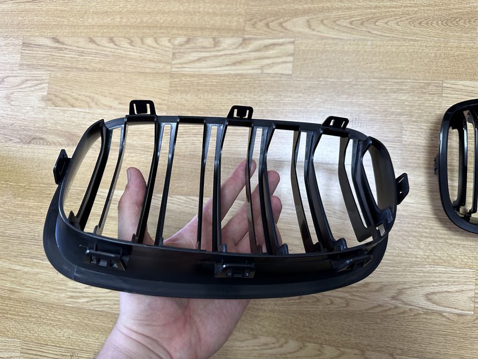 Set 2 grile negre M style BMW seria 1 F20 F21 non facelift 2011-2015