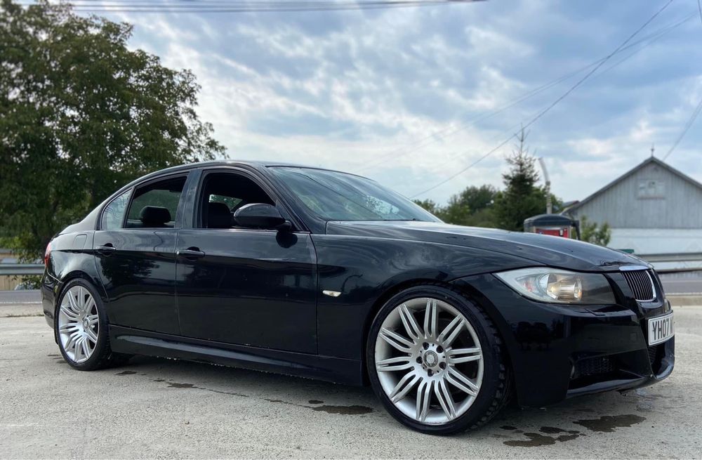 Dezmembrez BMW 335d E90 Bi-turbo 286cp,M Pack,NAVI,Jante 19 M volan M