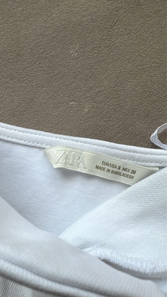 Къс топ     Zara