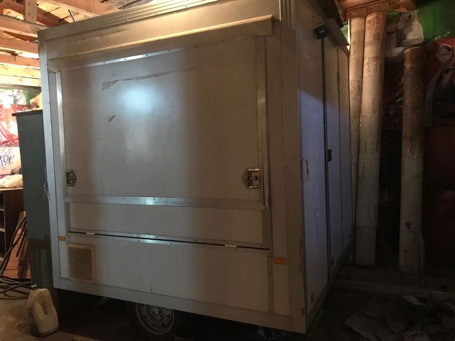 Продам Багем ( витринный холодильник- прицеп)